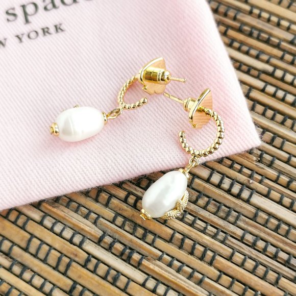 Sea Star Starfish Pearl Huggie Earrings Gold - Picture 3 of 3